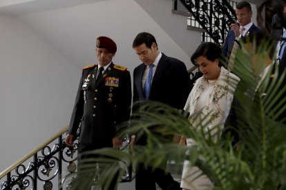 El secretario de Estado siempre estuvo acompañado por un agente de seguridad.