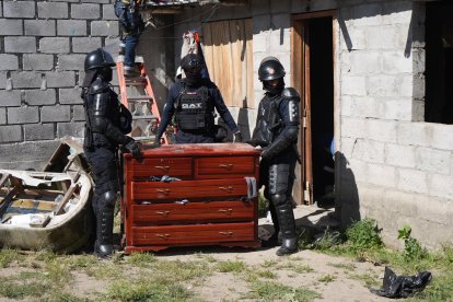 Las pertenencias de los invasores fueron desalojadas.