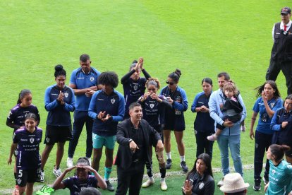 La celebración de Dragonas Independiente del Valle tras clasificar a la final.