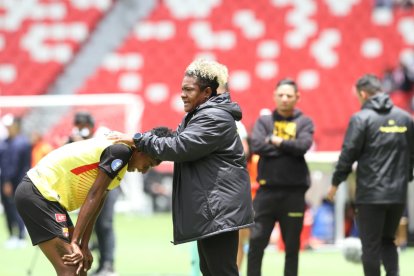 La entrenadora de Barcelona, Wendy Villón.