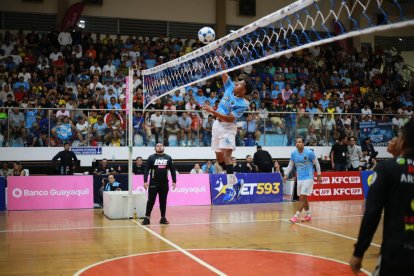 Brinca Brinca lidera a Astilleros que quiere dar el primer paso al título.