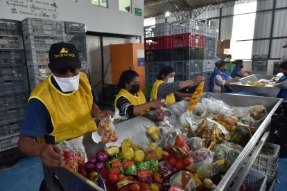 El trabajo del Banco de Alimentos es redistribuir la comida.
