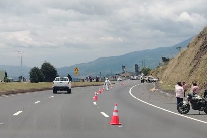 El carril fue cerrado para levantar indicios del accidente.