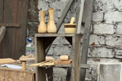 Estos son otros de los objetos elaborados por Julio y sus parientes. 



ag-periodistas
ag-granasa