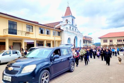 Decenas de personas despidieron a la víctima en un sentido funeral.