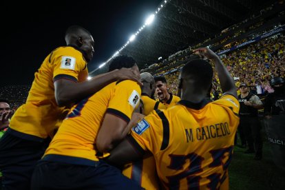 Ecuador celebró la victoria 1-0 ante Argentina en la fecha 18 de las elimiantorias.