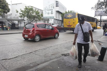 En el sector, una gran cantidad de peatones cruzan a diario.