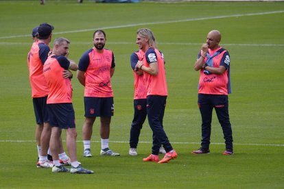 El técnico Sebastián Beccacece tiene la misión de conseguir el ascenso de la Tri en el ranking FIFA.