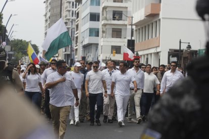 Daniel Noboa se sumó a la marcha en Guayaquil este 11 de septiembre.
