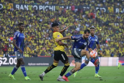 Emelec y Barcelona SC se enfrentarán en el estadio Monumental el próximo sábado 7 de marzo.