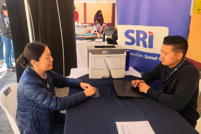 El SRI lleva brigadas a distintos puntos de Ecuador para atender personal y directamente a contribuyentes.