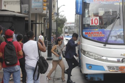 Solo se registraron retrasos de algunos líneas de buses en Guayaquil.