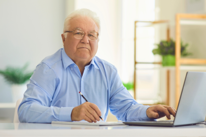 Devolución del IVA a adultos mayores no debe confundirse con pensión, es un alivio a corto plazo.