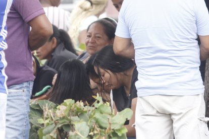 Familiares de los reclusos llegaron al Laboratorio de Criminalística.