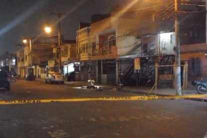 Los agentes levantaron 26 vainas percutidas calibre 9 milímetros.