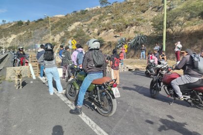 Los manifestantes dicen que los alimentos ya se están encareciendo.