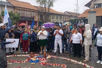 En el sector se realiza una marcha a favor del agua, en Cuenca.