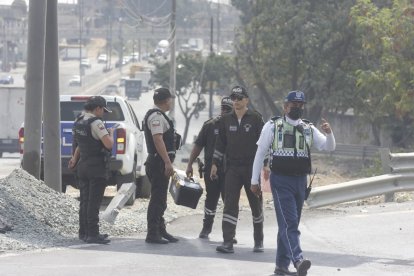 Agentes de la Policía llegaron al lugar para levantar el cuerpo.