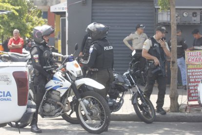 La Policía comentó que hombres en motocicleta fueron los atacantes.