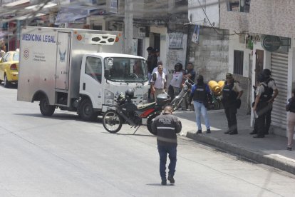 Moradores están conmocionados por el hecho violento en la Martha de Roldós.