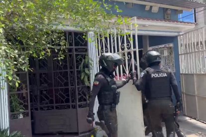 Una vivienda fue allanada por policías y personal de las Fuerzas Armadas.