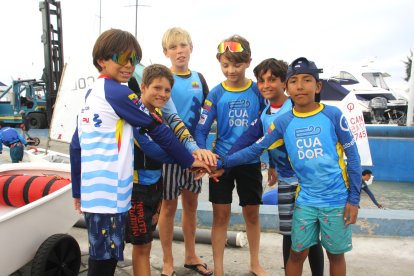 Parte del equipo masculino en el Sudamericano de Salinas.