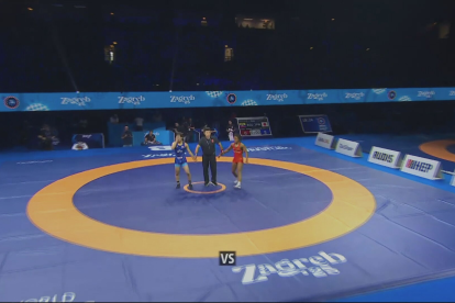 Lucía Yépez cayó 5-0 ante Haruna Murayama en el Mundial de Lucha 2025.