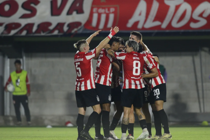 Estudiantes de La Plata define la serie de cuartos de final de Copa Libertadores ante Flamengo.