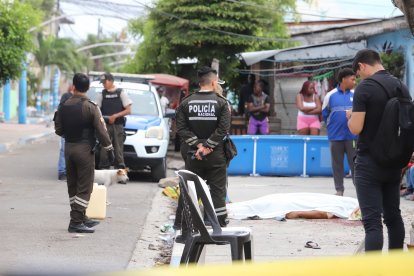 Policías recogieron indicios en el sitio del suceso