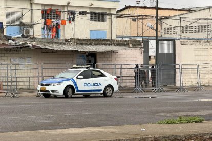 Un reo habría logrado fugarse de cárcel de Machala.