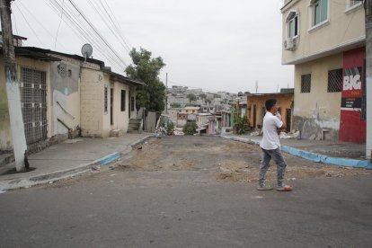 El hecho ocurrió en una calle con una pendiente.