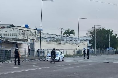 El control se intensificó en la parte externa de la cárcel de Machala.