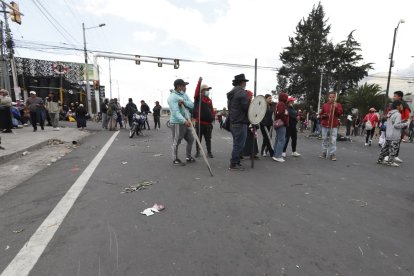 Manifestantes en Otavalo.
