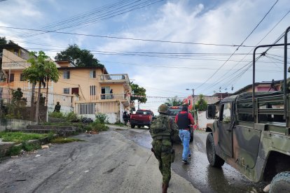 El operativo se concentró en el sector 15 de Marzo, donde también se encontró una camiseta ensangrentada que pertenecía a la víctima.