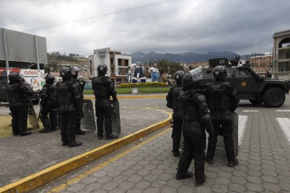 Fuerza militar está en algunas calles de Otavalo, por el paro nacional.