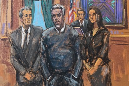 Retrato de una de las audiencias a las que asistió el rapero junto con sus abogados.