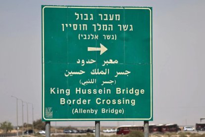 El Puente Allenby permanece bloqueado, afectando la movilidad de los palestinos.