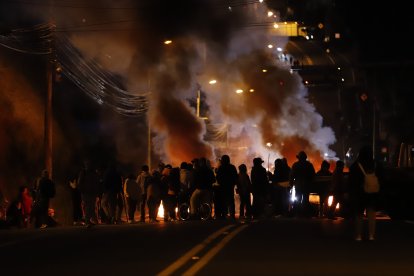 Locales cerrados, calles bloqueadas y comuneros en vigilia: así se vive el paro en el norte del país.