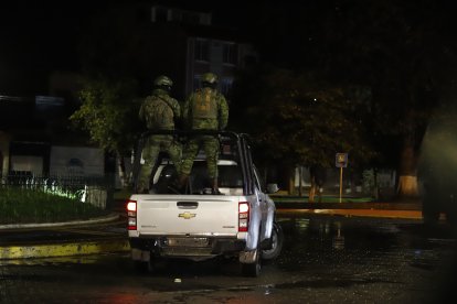 Para salir de Imbabura fue necesario hacerlo con varios convoys militares y policiales.