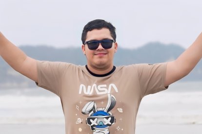 Imagen de Richard Avilés en vida. El joven comunicador tenía 25 años al momento de su fallecimiento.