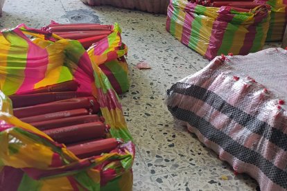 Incautan explosivos ocultos en encomiendas del terminal terrestre de Loja.