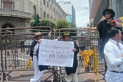 Unos dos mil manifestantes se congregaron en el centro de Ambato este  29 de septiembre de 2025.