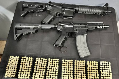 Evidencias incautadas a alias Fantasma, capturado en Guayaquil.