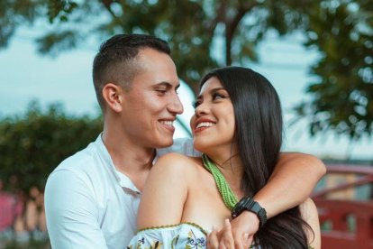 Meliza Yumisaca y Luis Luis Ambuludi listos para la ceremonia ancestral previa a su boda.