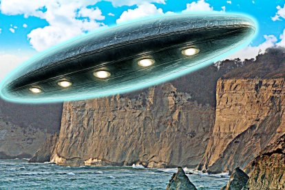 Testigos aseguran haber visto naves extraterrestres en Puerto Engabao, Ecuador.