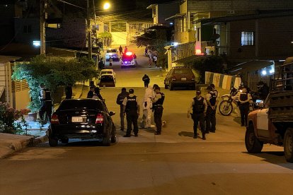 Un cumpleaños terminó de forma trágica en Manta. Los sicarios mataron al esposo de la cumpleañera