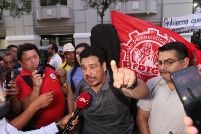 Ciudadanos denunciaron agresiones de la Policía durante protesta contra el Gobierno.