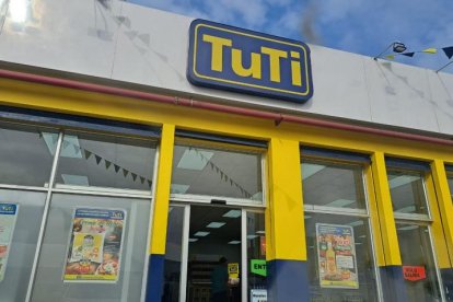 Tiendas Tuti, en lío con Arcsa.