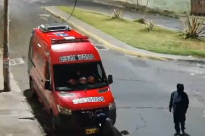 Los sospechosos también serían los responsables de robar a una ambulancia de Los Bomberos de Quito.