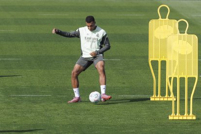 Mbappé comandará el ataque de Real Madrid.